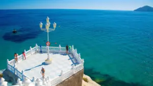 Vivir BenidormFest en grupo gay